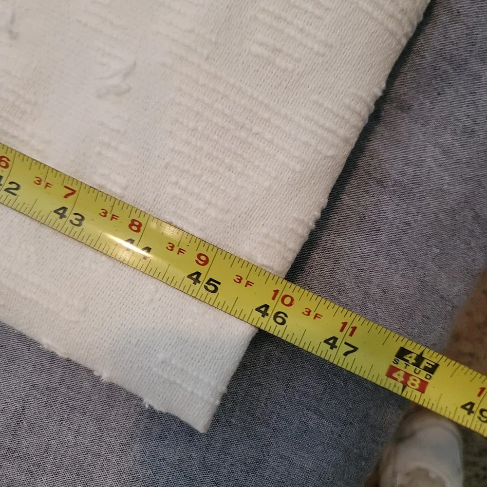 VINTAGE Queen White Cotton Chenille fringed blanket Rounded hem 100